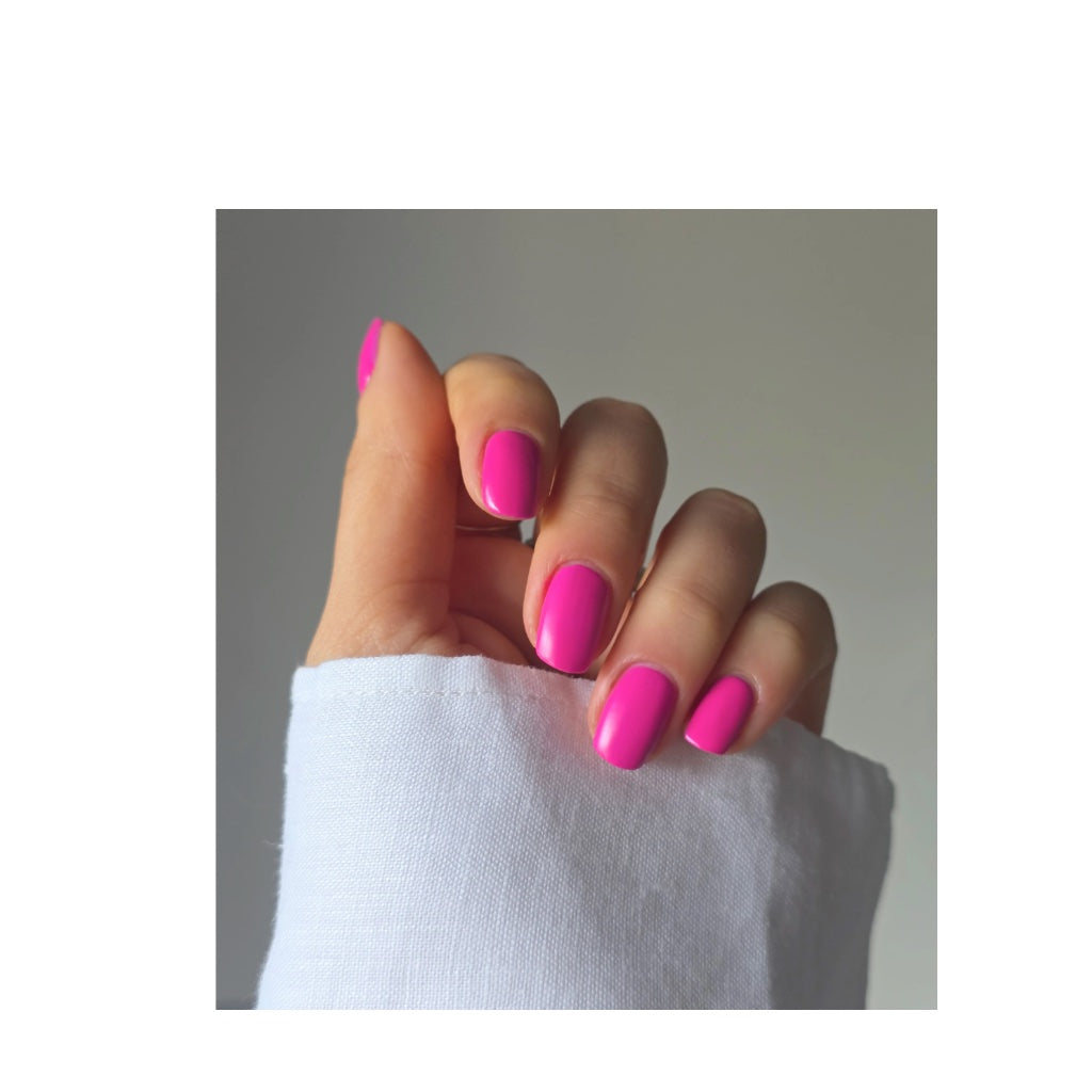 Nailberry | Nagellack Electric Pink lackiert