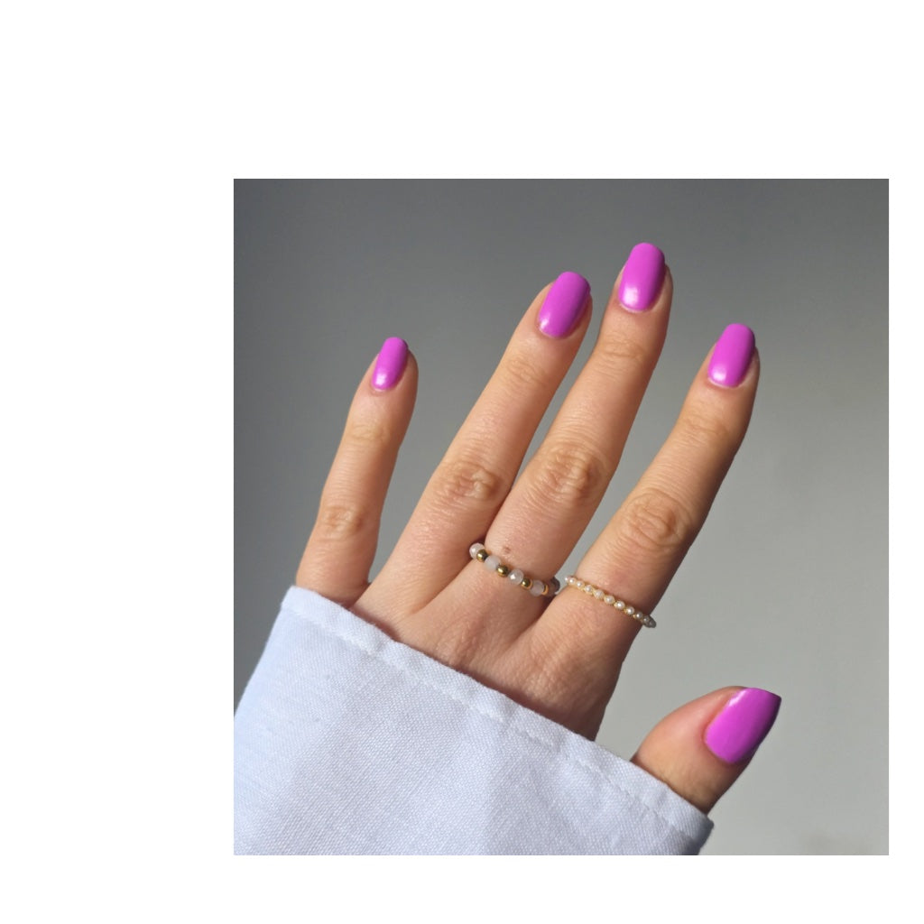 Nagellack Ultra Violet Nailberry lackiert